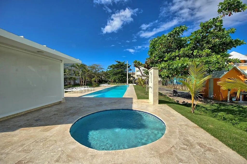 Amazing Ocean View Apartment With Grand Pool キャバレテ