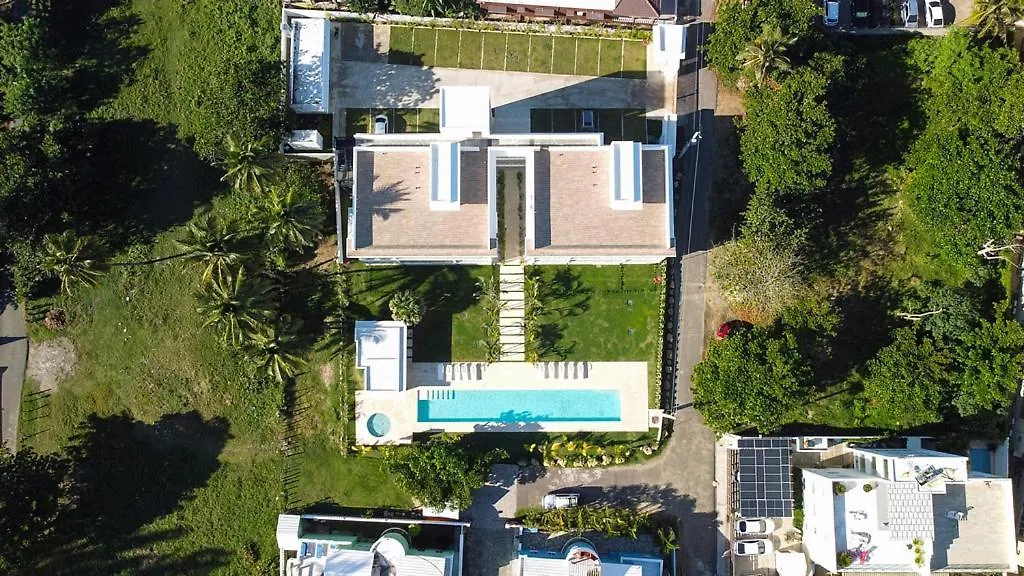 Amazing Ocean View Apartment With Grand Pool キャバレテ